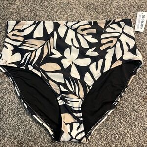 Old Navy Black and Cream Patterned Swim Bottom
